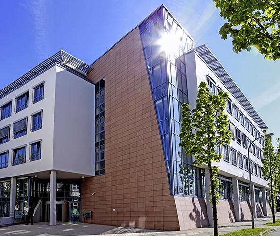Das ZEW trägt ab sofort die offizielle Bezeichnung „ZEW – Leibniz-Zentrum für Europäische Wirtschaftsforschung GmbH Mannheim“.