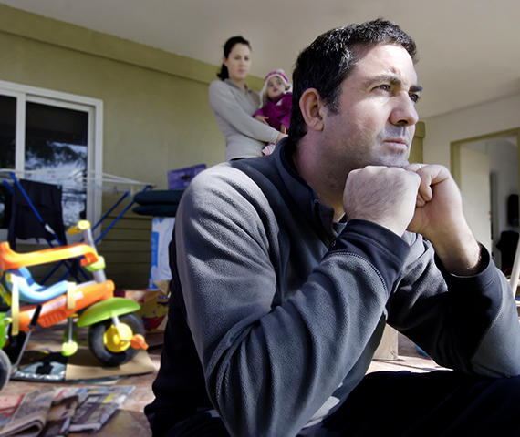 Familien mit Kindern sind überproportional häufig von der Androhung einer Stromsperre betroffen.