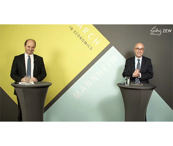 BASF-Chef Martin Brudermüller diskutiert mit ZEW-Präsident Achim Wambach 