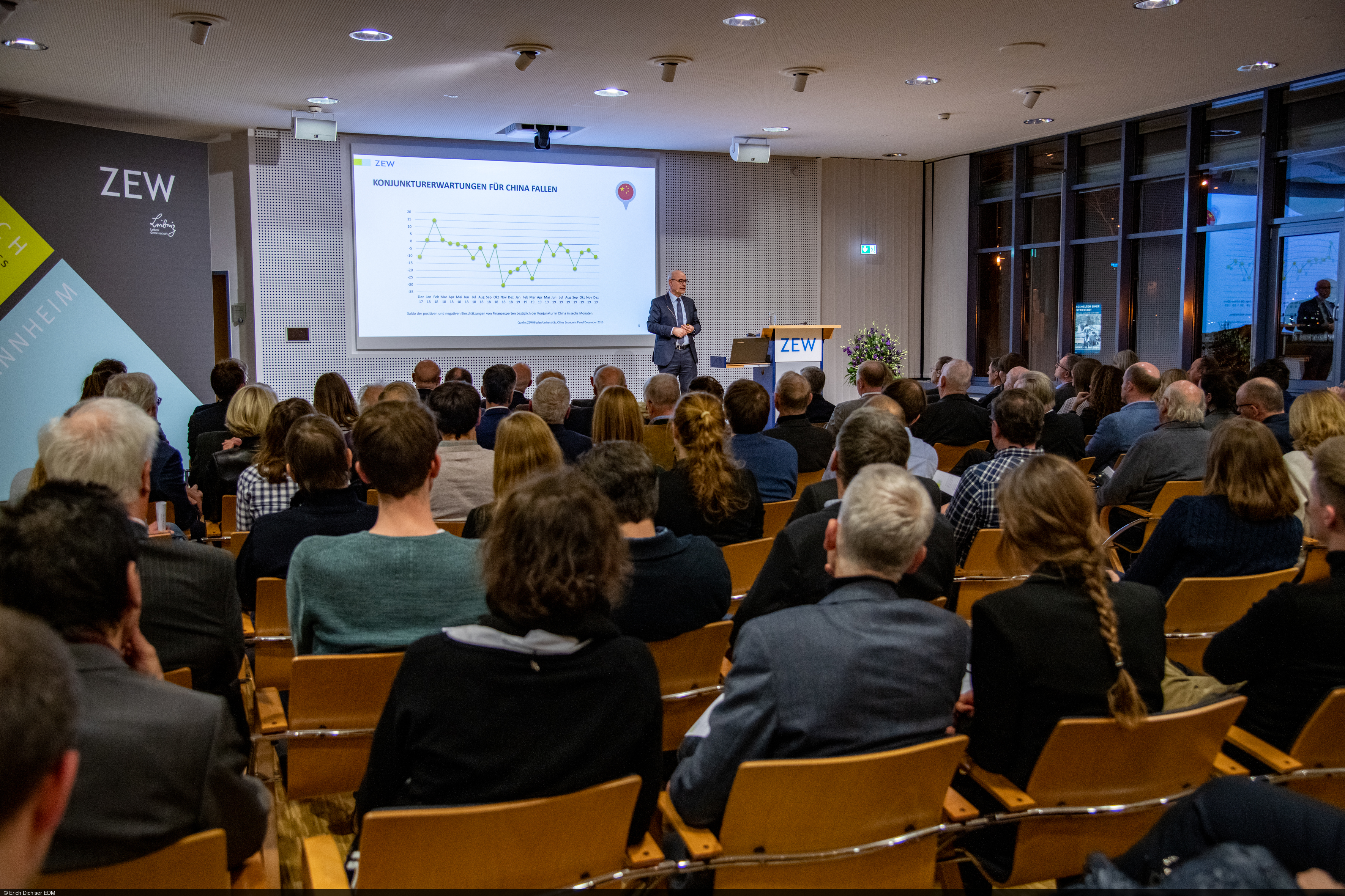 About 110 guests attended the New Year's Lecture at ZEW with Achim Wambach.