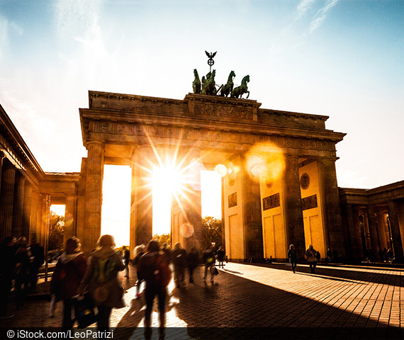 Eine ZEW-Studie legt offen, dass Ostdeutsche bei beruflichen Chancen immer noch benachteiligt sind.