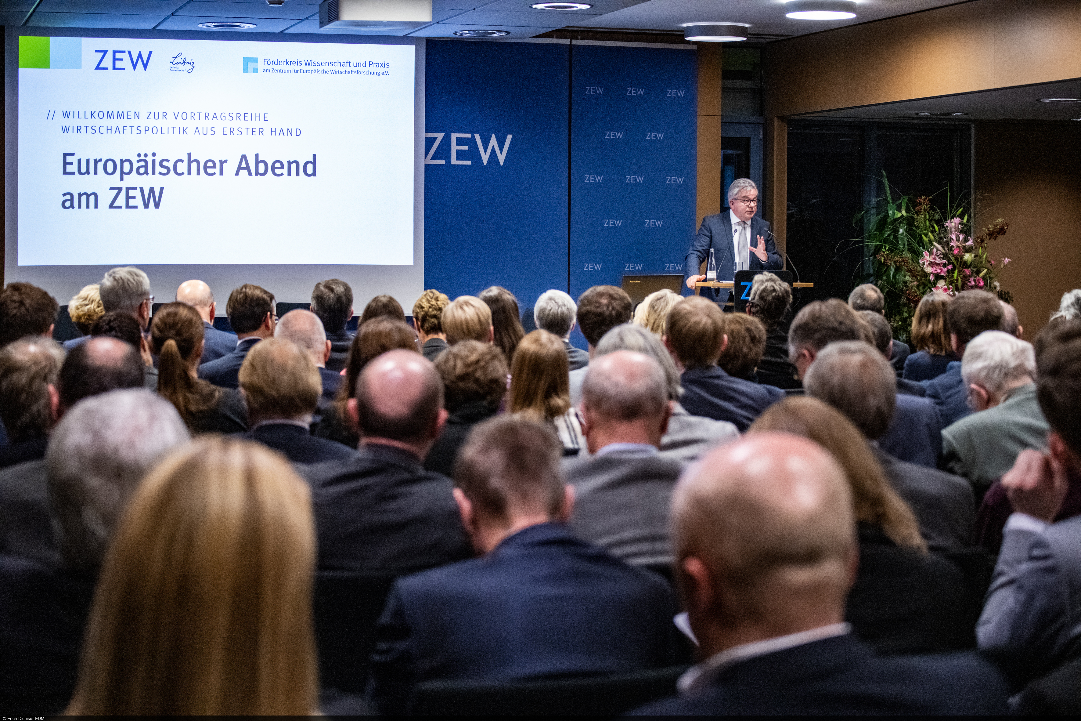 In der Podiumsdiskussion am ZEW wird eine politische Neuausrichtung der EU diskutiert.