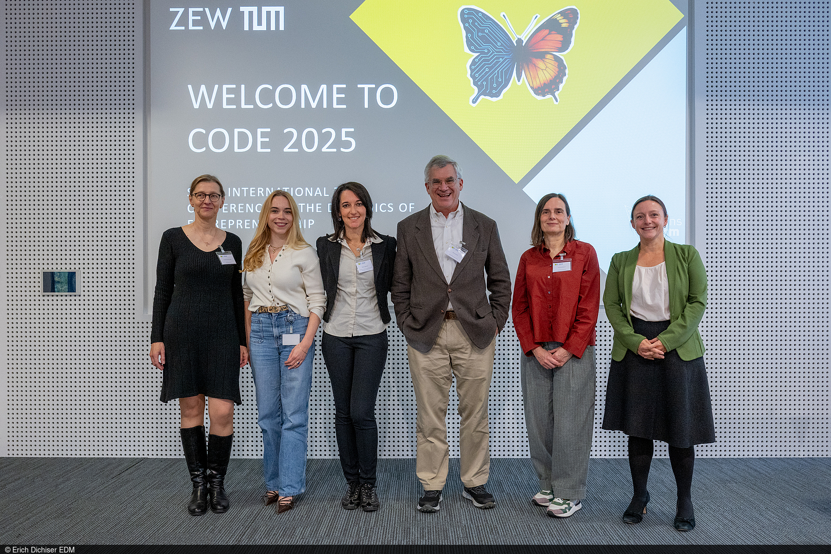 Gruppenbild der ZEW-Organisatorinnen mit den Keynote-Speakern der Konferenz