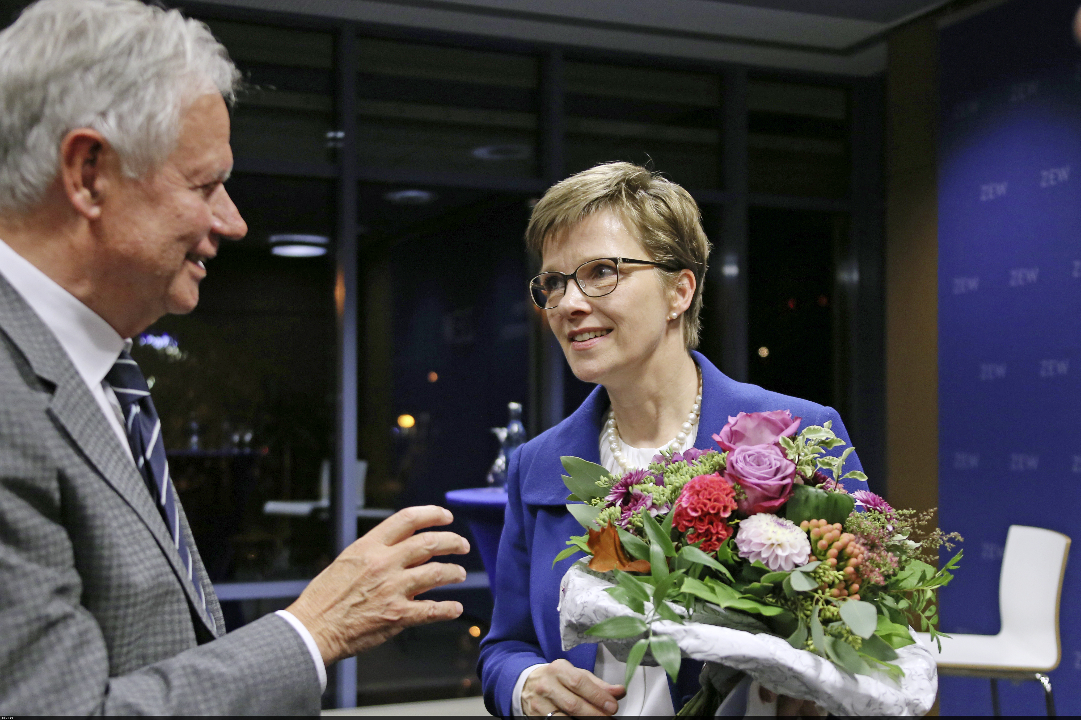 Gerhard Stratthaus im Gespräch mit Claudia M. Buch nach ihrem Vortrag am ZEW