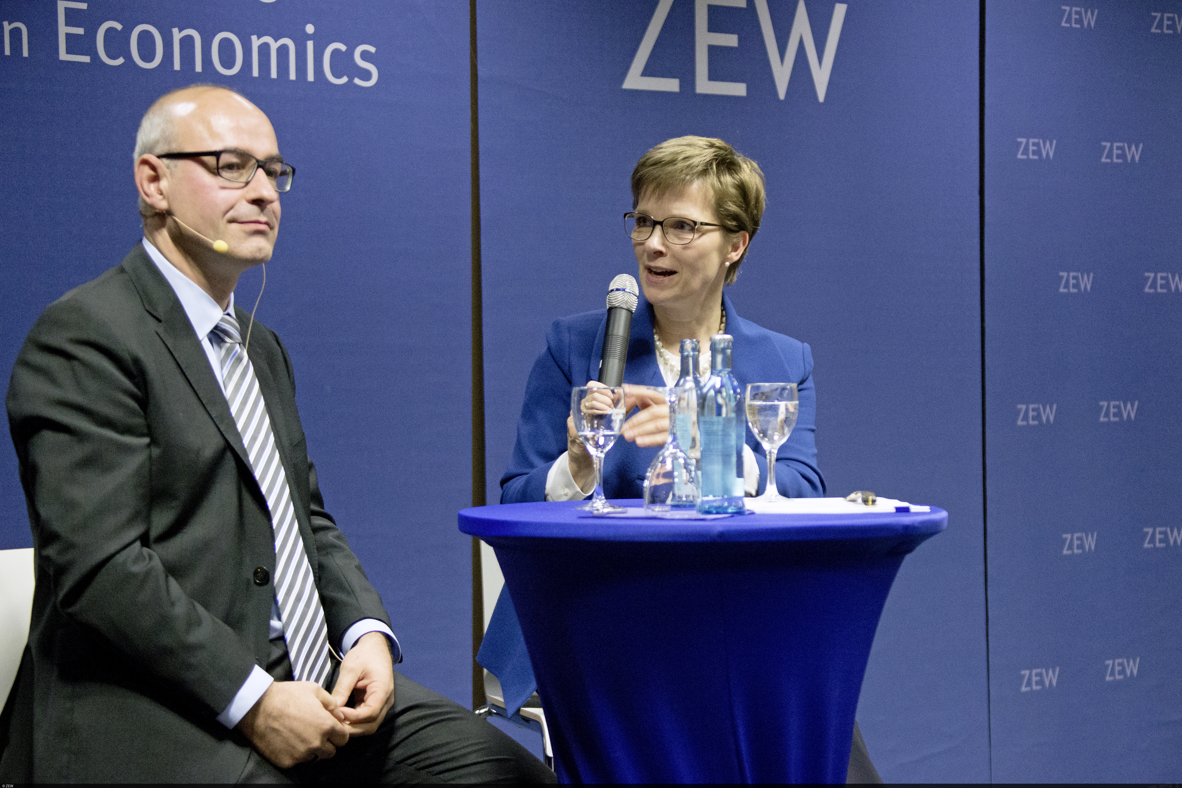 Auf dem Podium: Achim Wambach und Claudia Buch im Gespräch über ihren Vortrag am ZEW