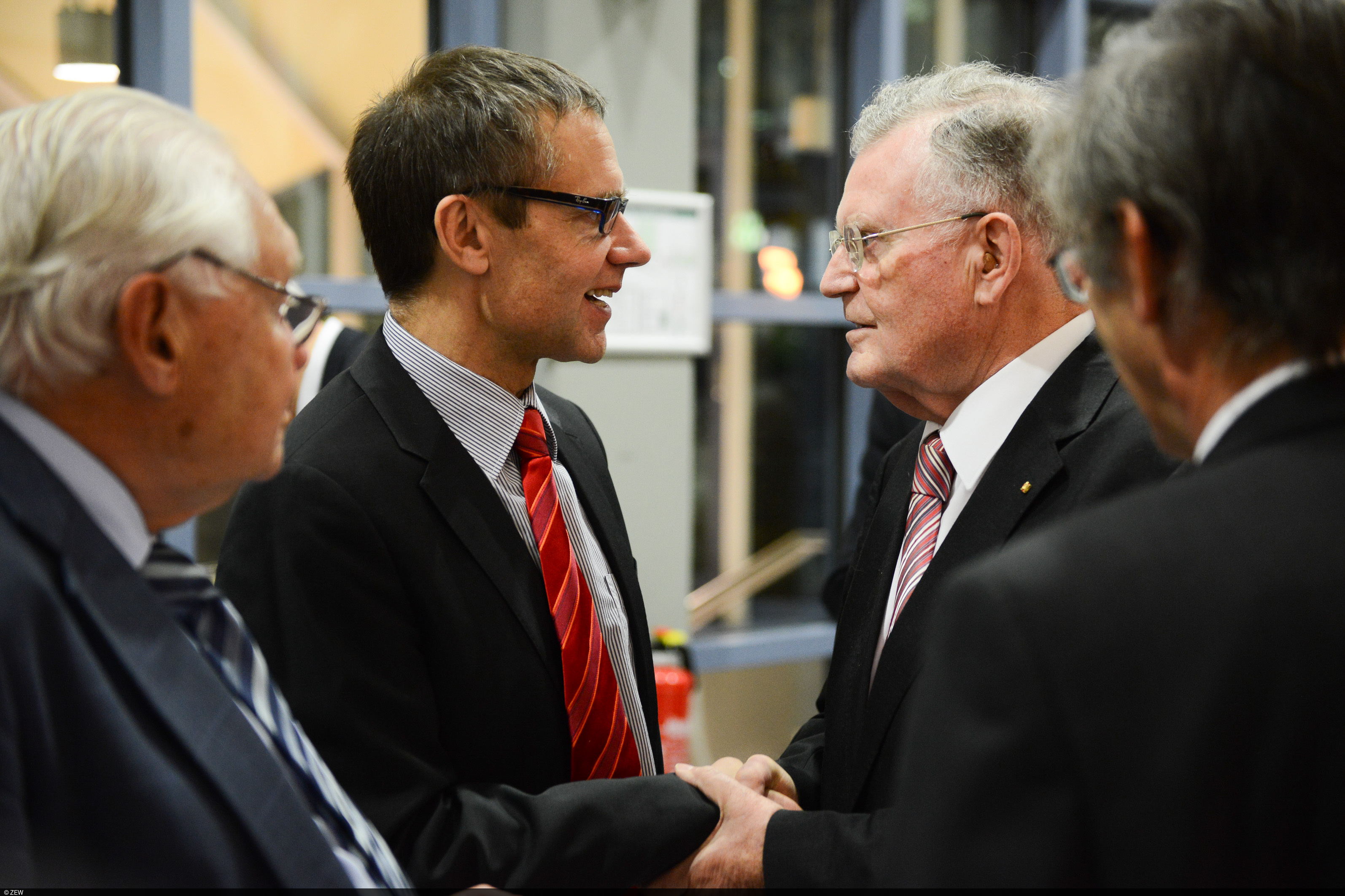ZEW Präsident Clemens Fuest thematisiert drängende Probleme der Eurozone