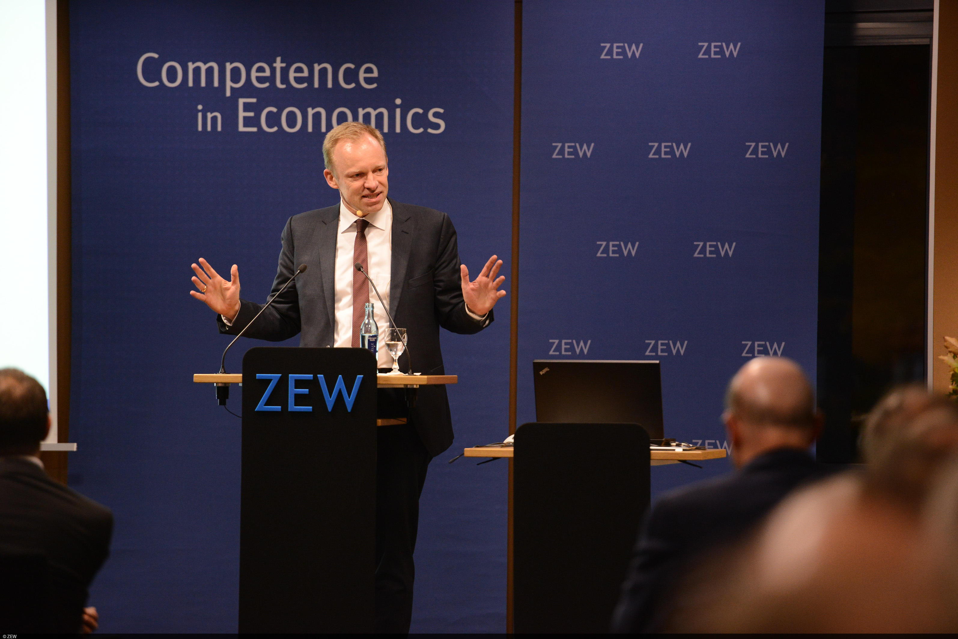 ZEW Präsident Clemens Fuest thematisiert drängende Probleme der Eurozone