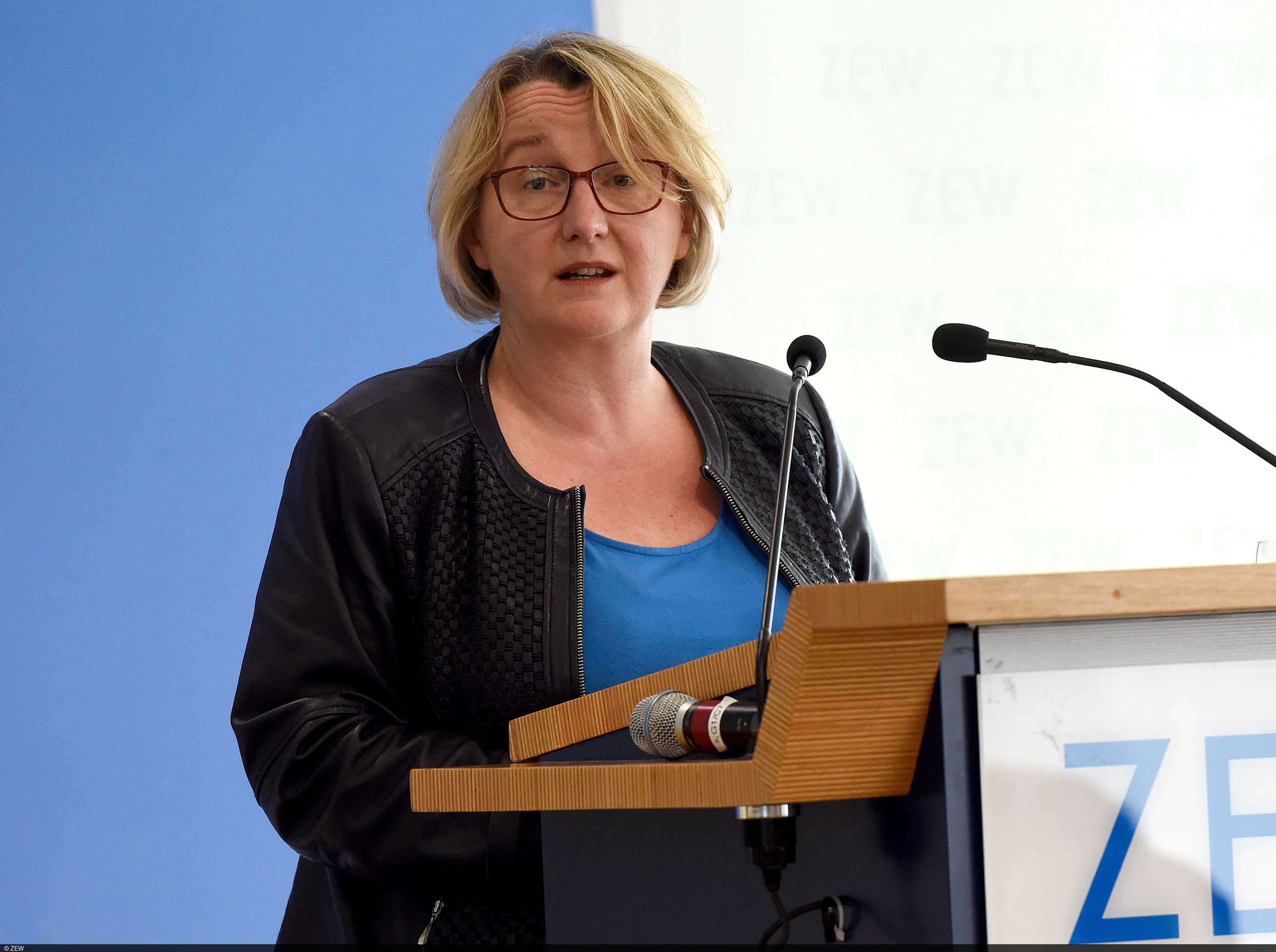 Theresia Bauer während ihrer Ansprache zur Amtsübergabe der ZEW-Präsidentschaft an Achim Wambach