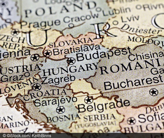 In April 2016 financial market experts’ expectations for the Czech Republic and Hungary are the most negatigve.