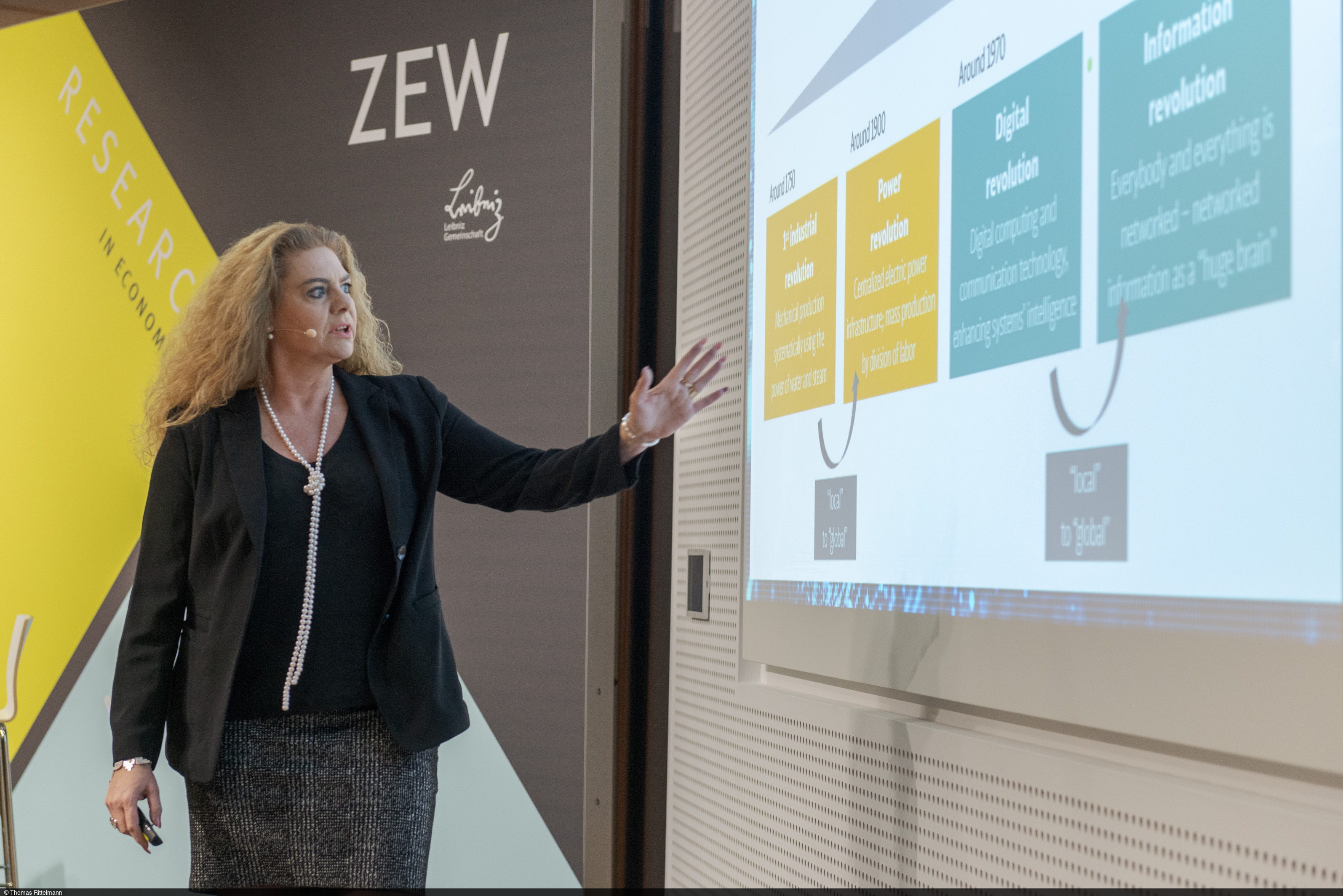 Sabina Jeschke spricht am ZEW über die Rolle der Künstlichen Intelligenz in der Digitalisierung.