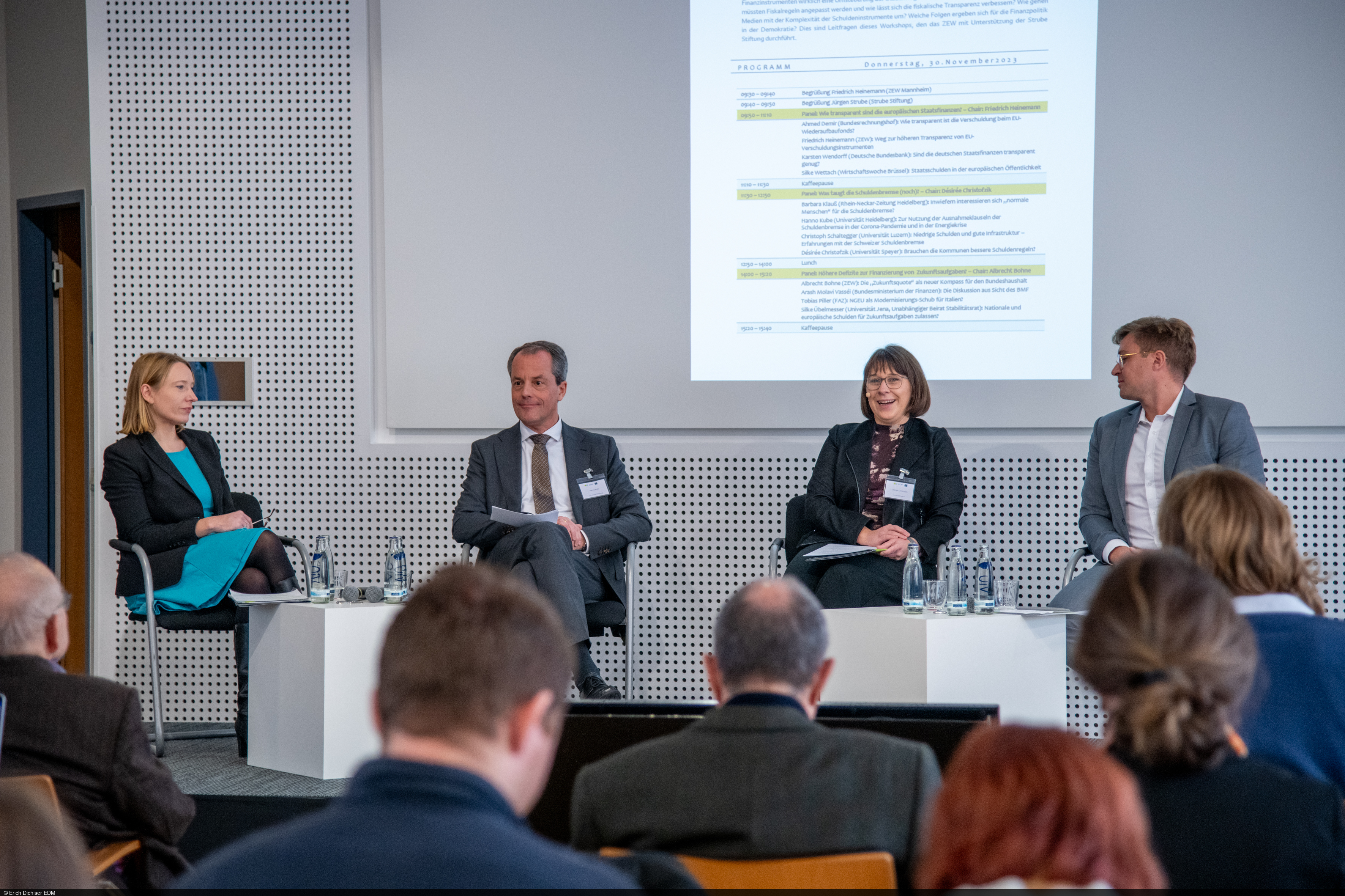 From left to right: Barbara Klauß, Hanno Kube, Désirée Christofzik und Martin Mosler.