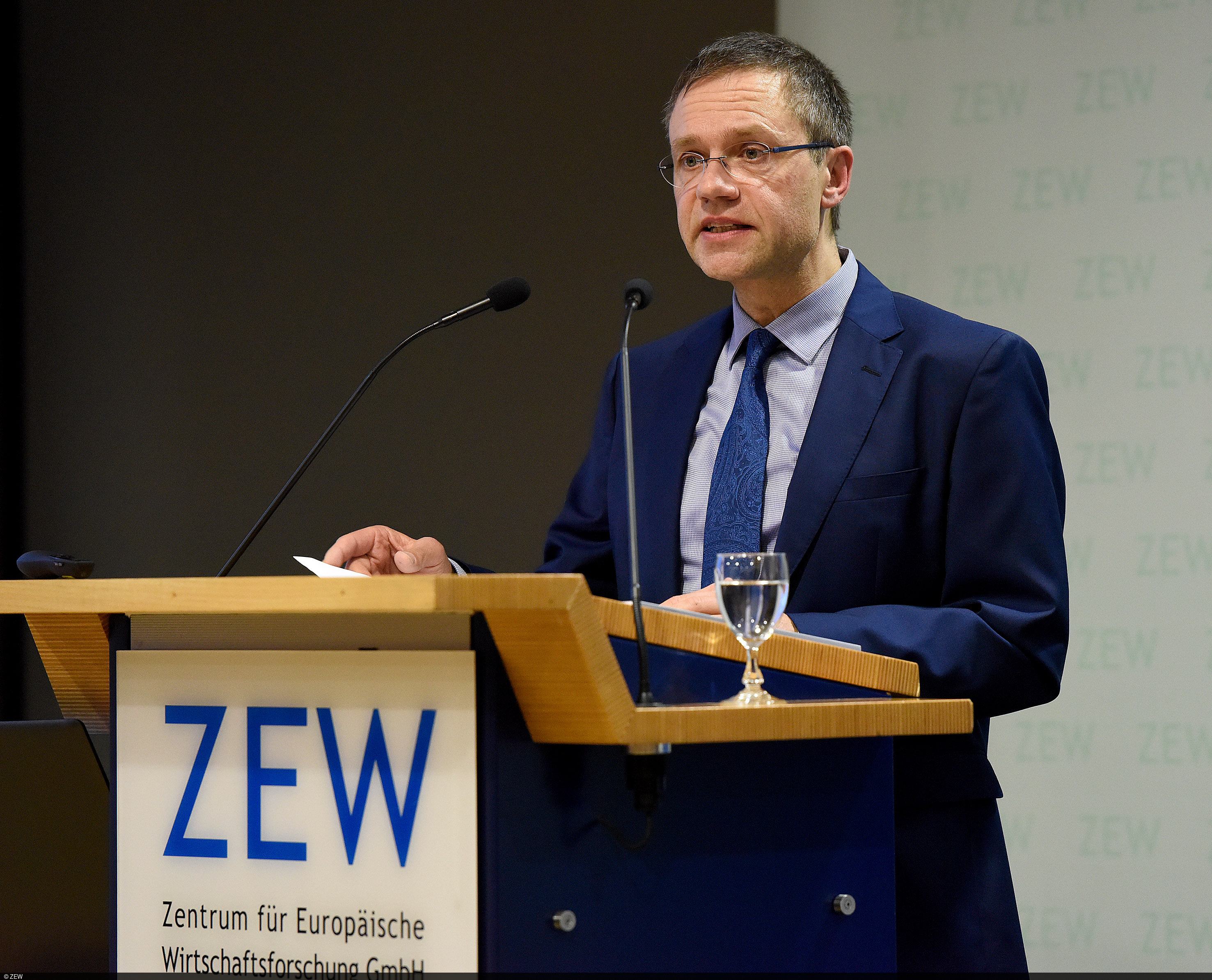 Thomas Kohl während seiner Rede im Rahmen des 25-jährigen Jubiläums des ZEW