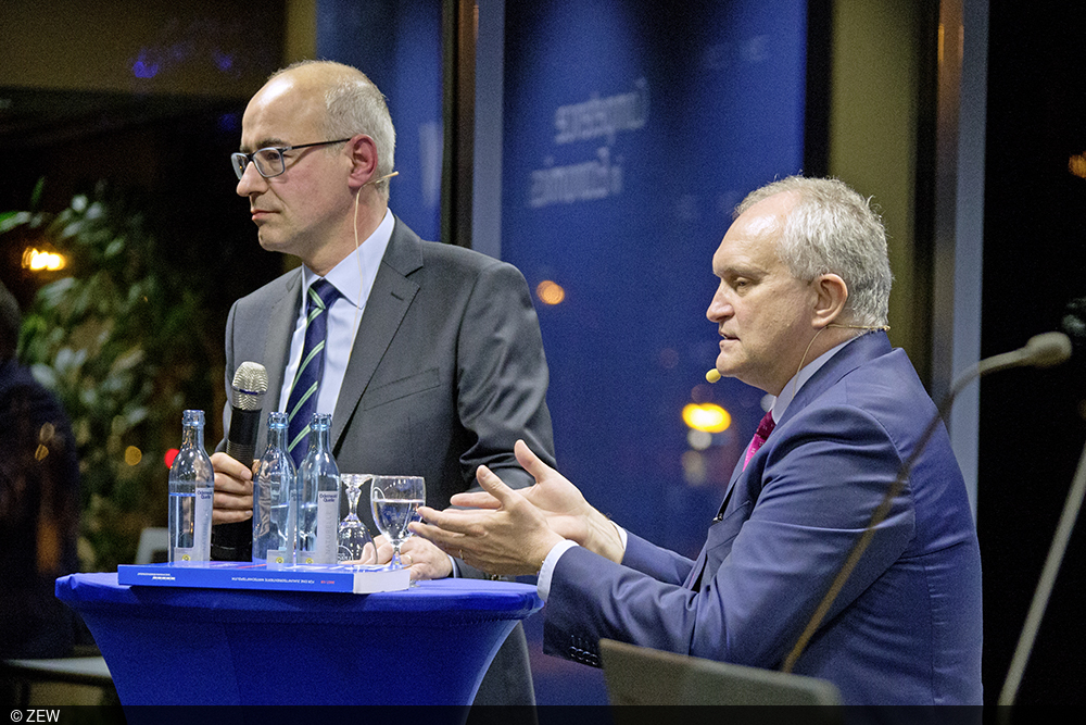 Fragerunde mit ZEW-Präsident Achim Wambach und Wirtschaftsweisen Christoph Schmidt