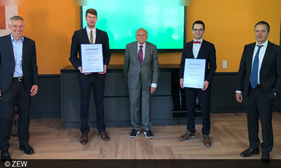 Gruppenbild mit den Preisträgern