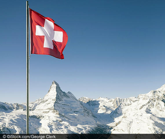 Der ZEW-CS-Indikator für die Schweiz ist zum vierten Mal in Folge gestiegen und steht aktuell bei 12,9 Punkten. 