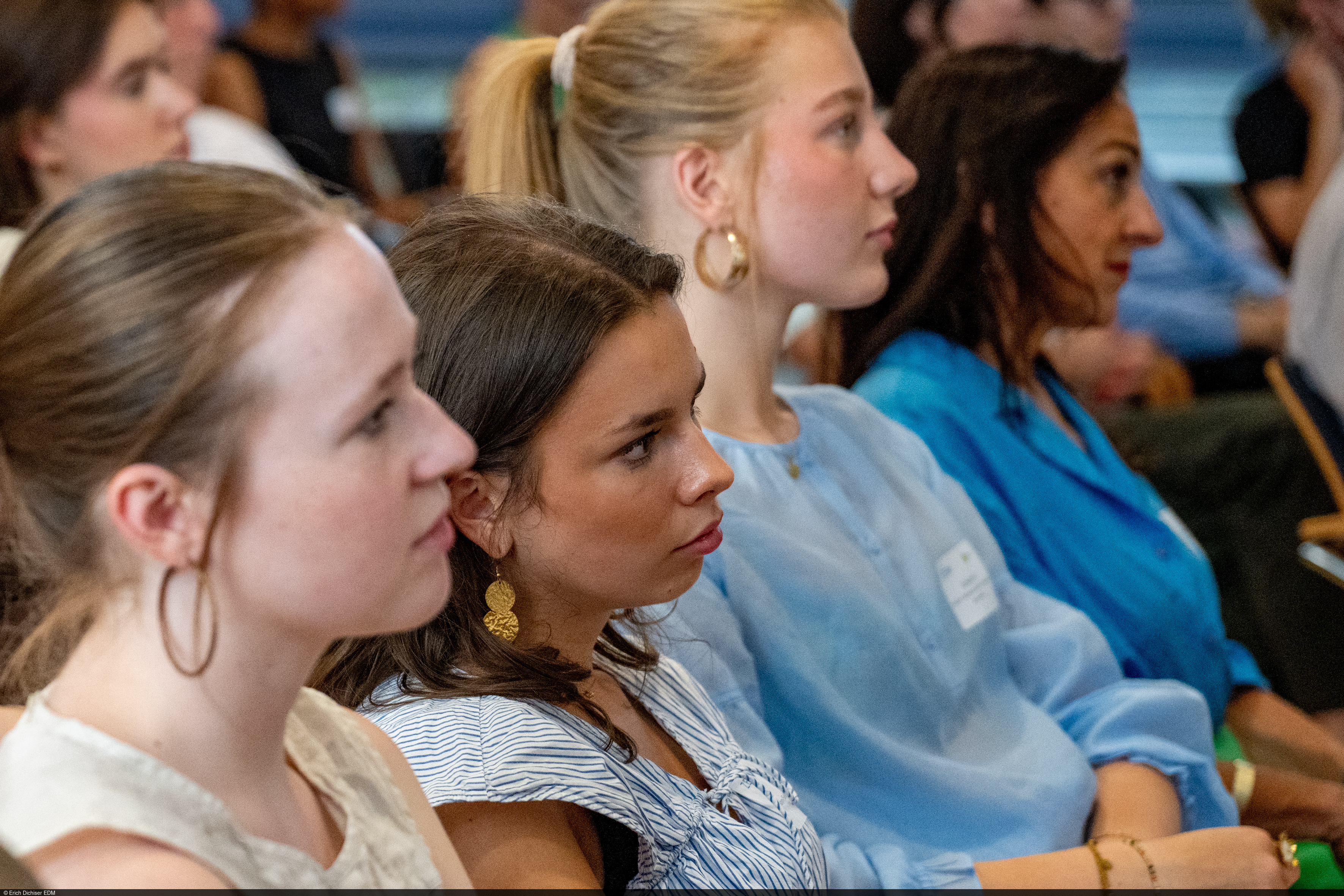 Eine Schulklasse bei der Veranstaltung mit Yasmin Fahimi am ZEW.
