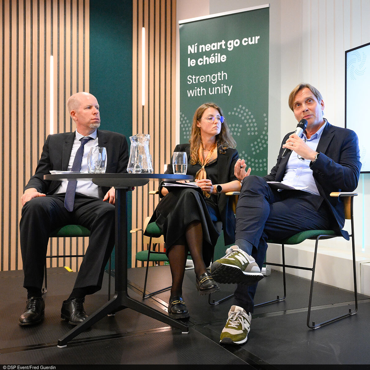 Dr. Holger Stichnoth, Pasi Moisio und Jekaterina Navickė während der Podiumsdiskussion