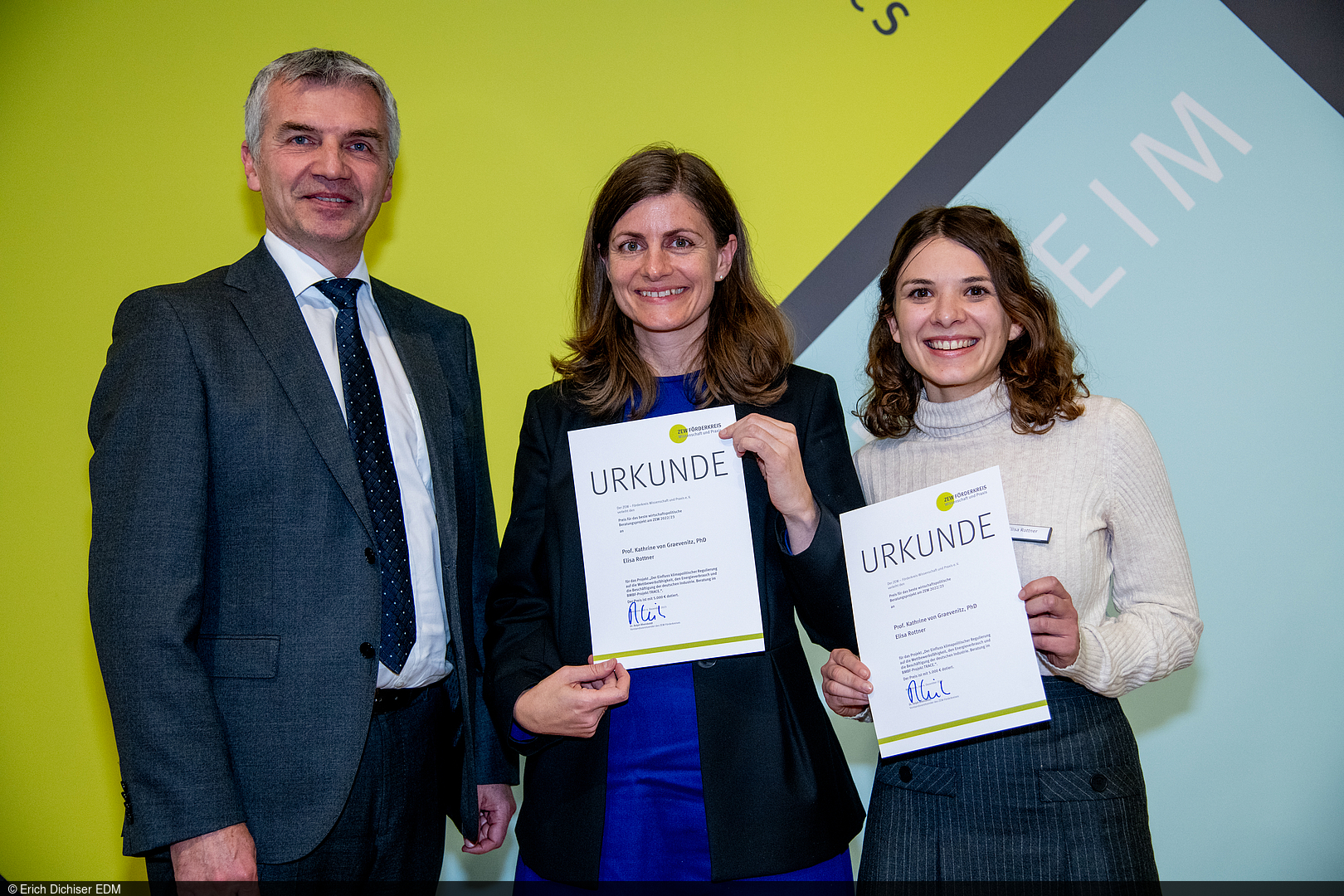 Portrait photo of Ralph Rheinboldt and ZEW economists Kathrine von Graevenitz and Elisa Rottner.