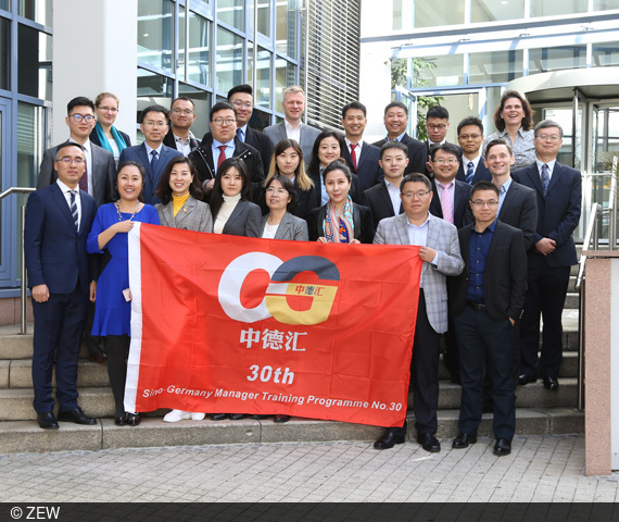 Chinesische Gäste gemeinsam mit ZEW-Experten bei Managerfortbildungsprogramm „Fit for Partnership with Germany“