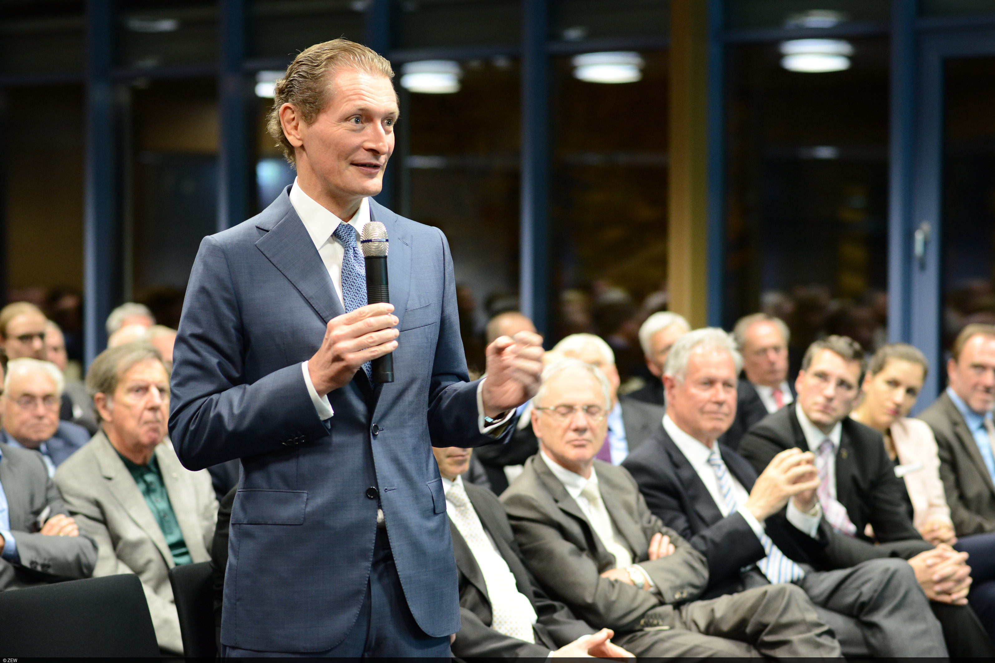 ZEW Präsident Clemens Fuest thematisiert drängende Probleme der Eurozone 