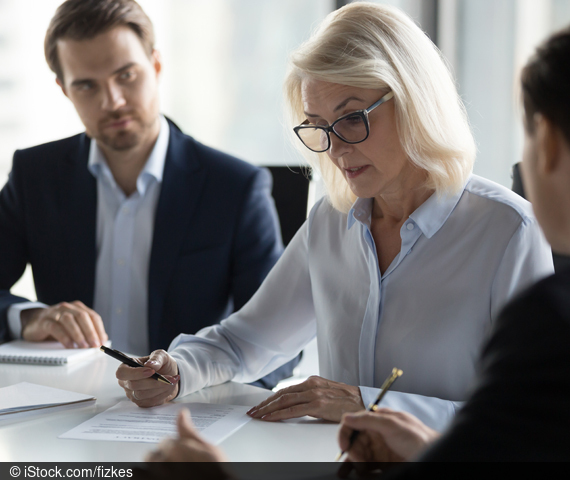 The study analyzes the effect of the women's quota in comparison to countries with legally binding percentages.