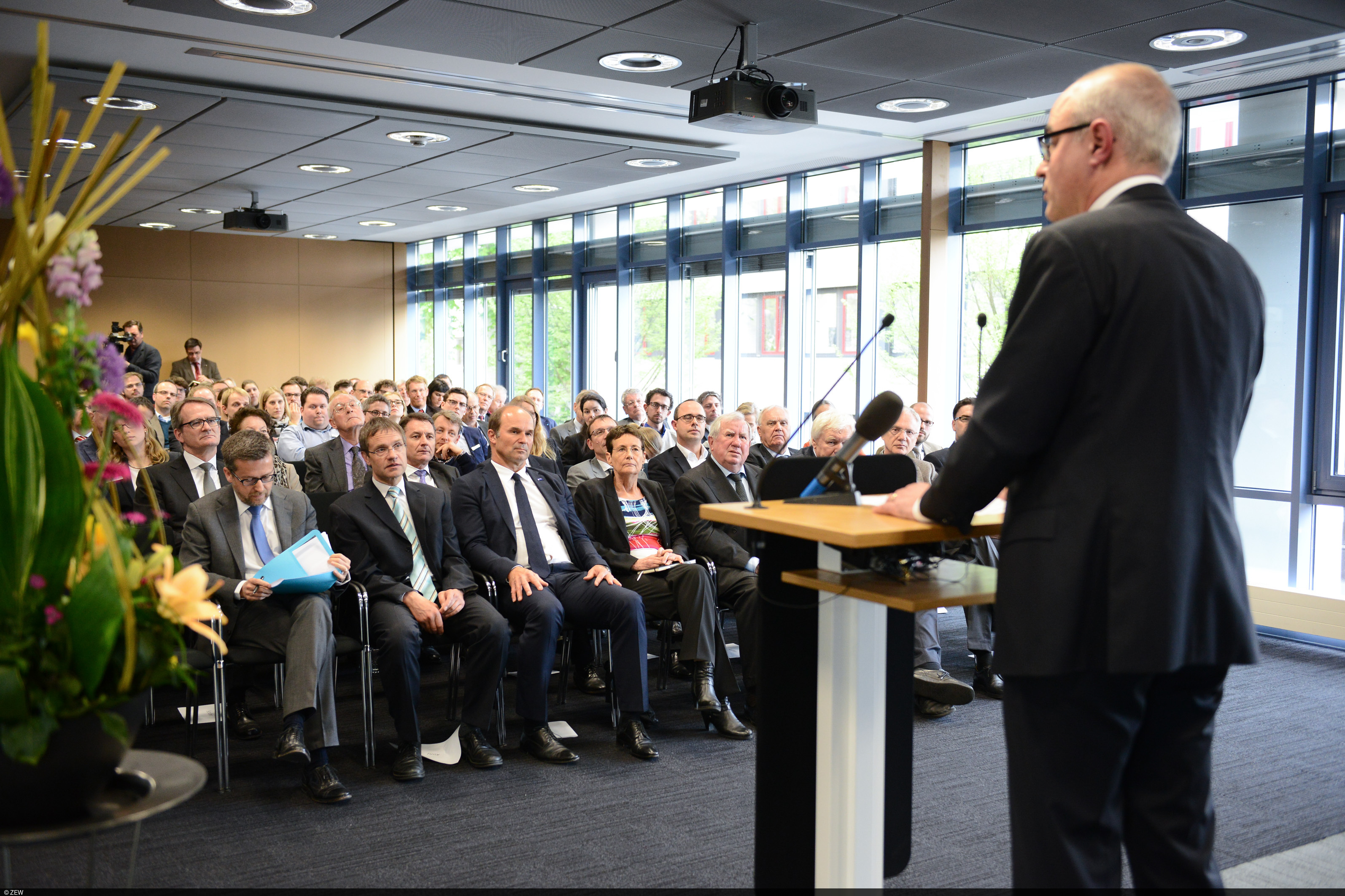 In his ZEW presentation, Carlos Moedas makes proposals for a more innovative economy in the EU.