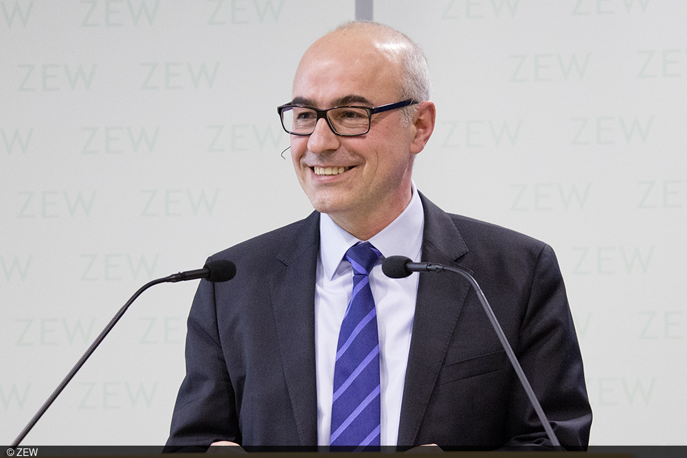 ZEW-Präsident Achim Wambach bei seiner Ansprache zur Gedenkveranstaltung für Lothar Späth