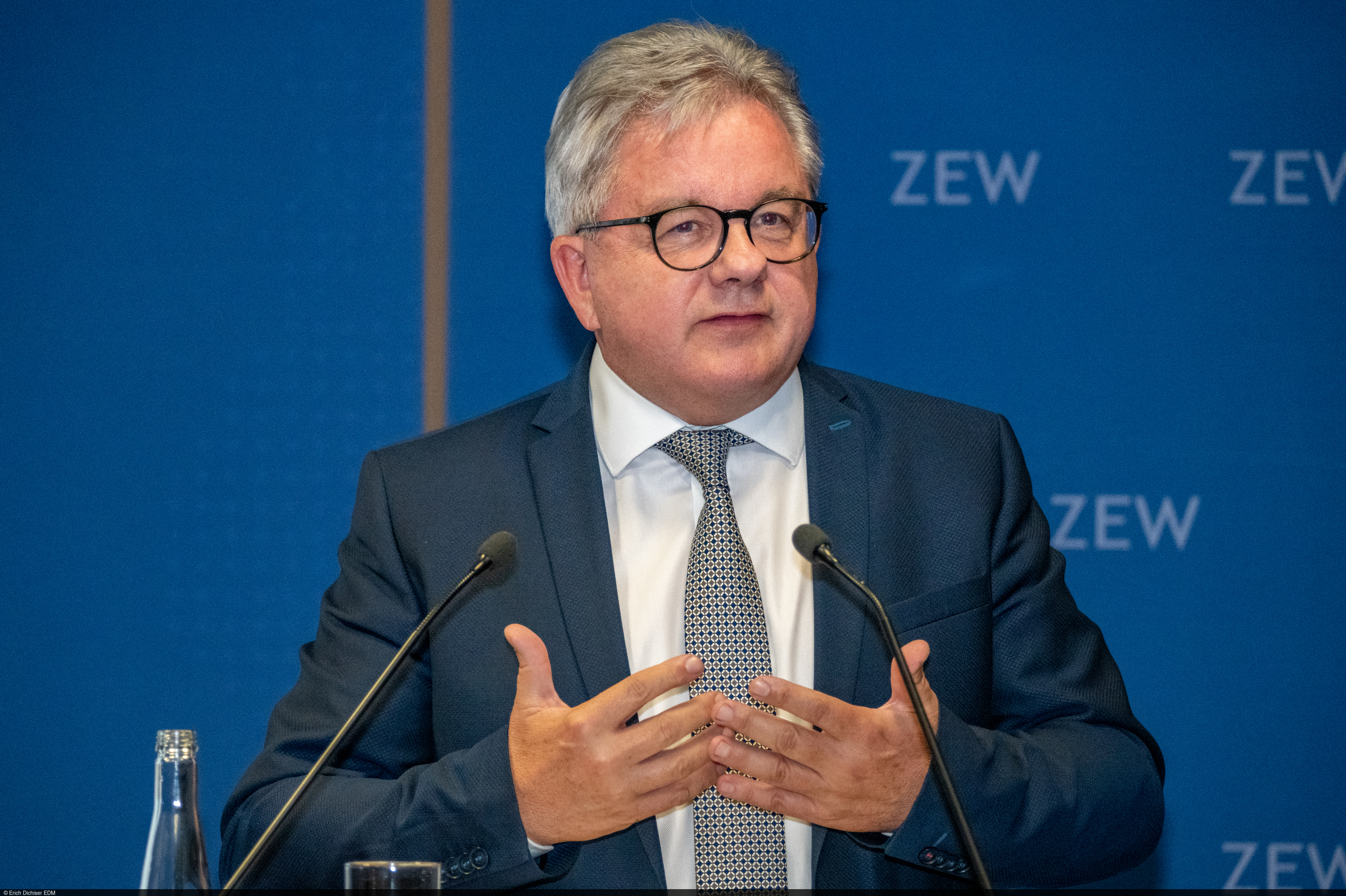 In der Podiumsdiskussion am ZEW wird eine politische Neuausrichtung der EU diskutiert.