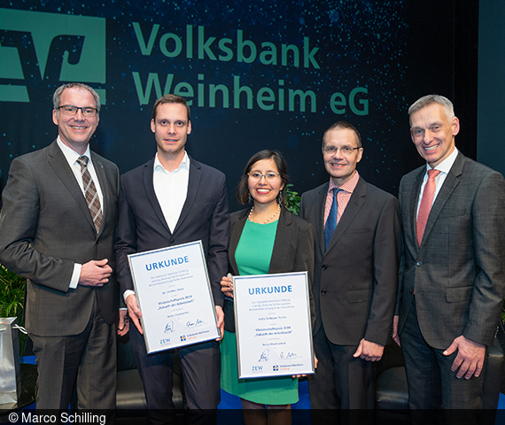 Gruppenbild mit den PreisträgerInnen