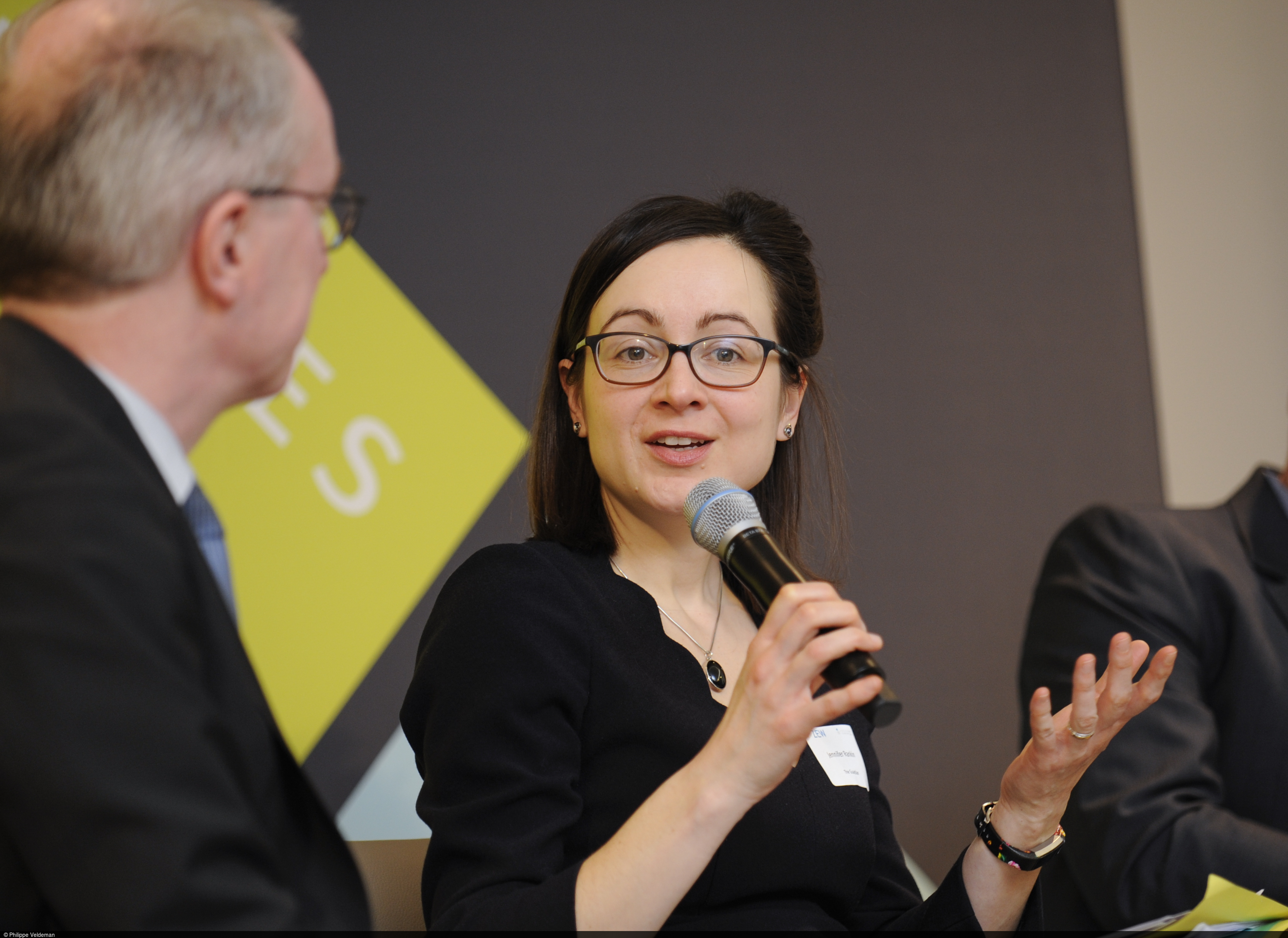 Jennifer Rankin, Brüssel-Korrespondentin der britischen Tageszeitung „The Guardian“ übernahm die Moderation der Diskussionsrunde am ZEW.