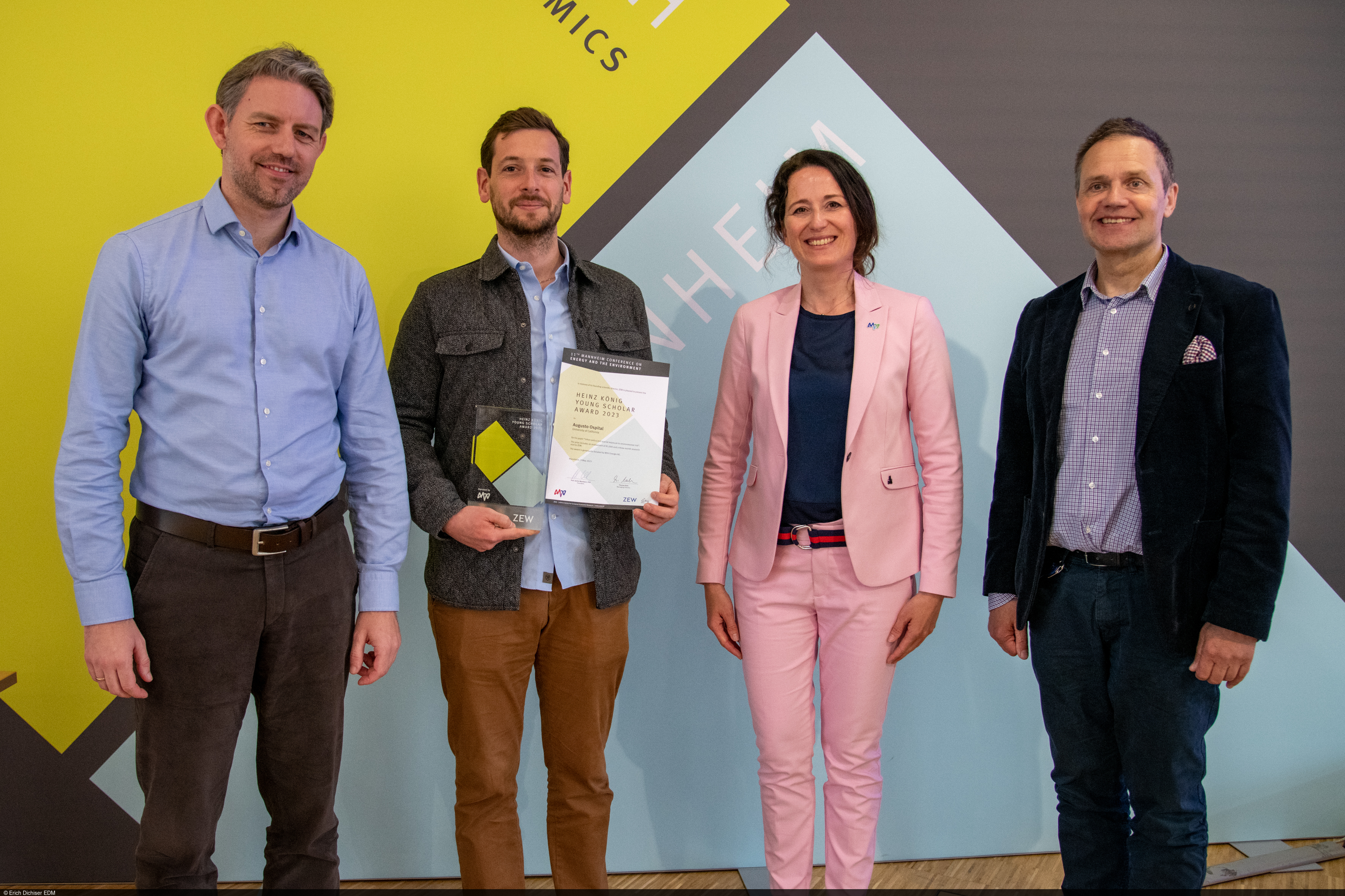 Verleihung des Heinz-König-Awards an Augusto Ospital.