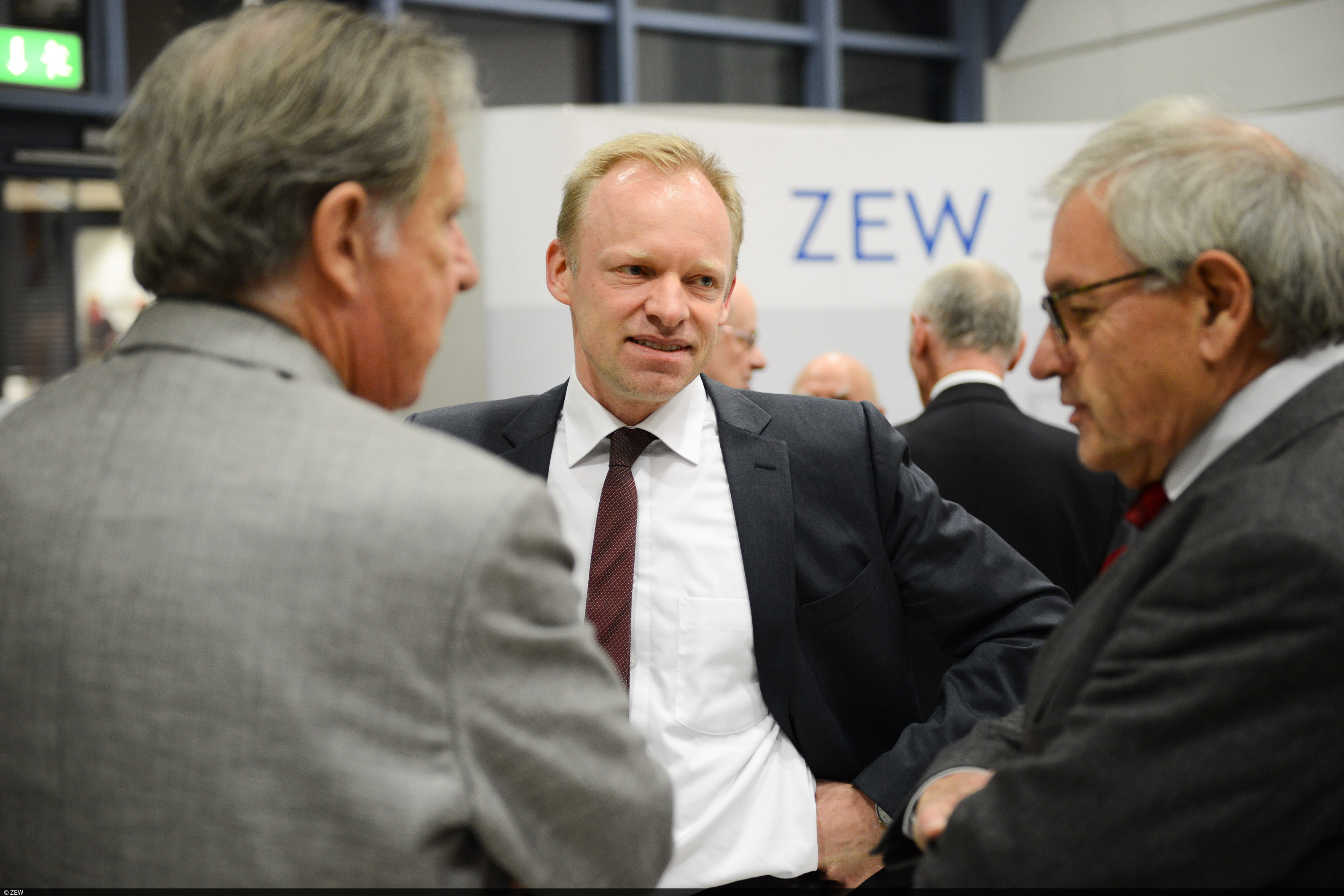 ZEW Präsident Clemens Fuest thematisiert drängende Probleme der Eurozone 