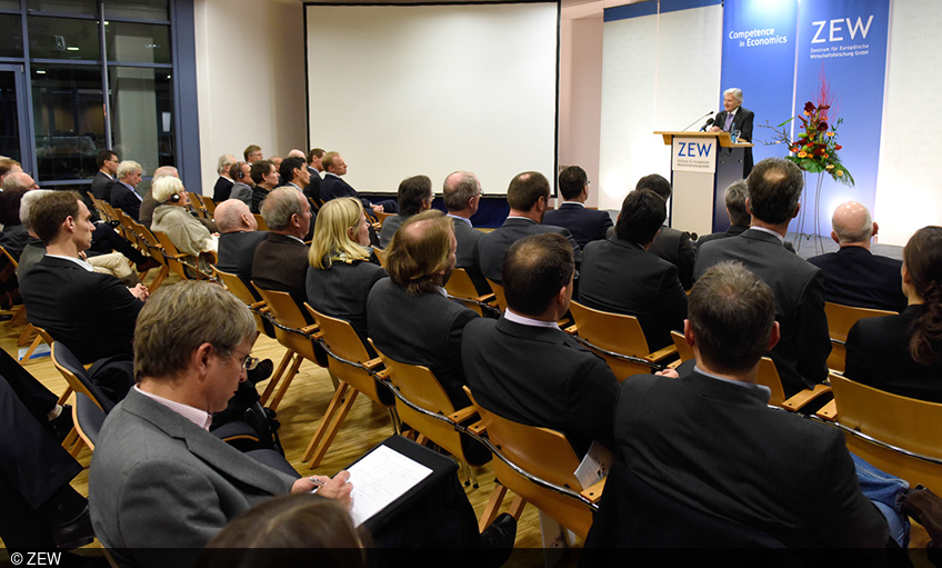The audience at the Mannheim Economic and Monetary Talks at the ZEW