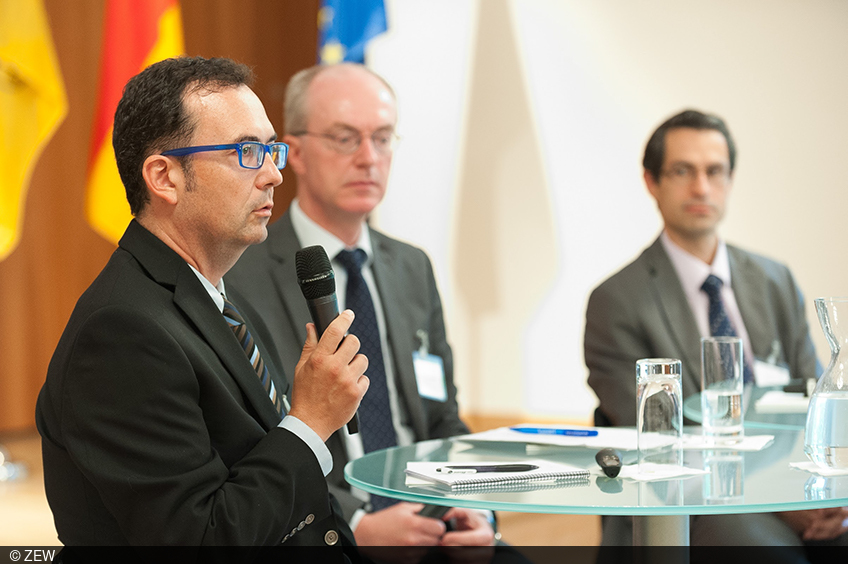 Albert Solé-Ollé, Friedrich Heinemann and Nicolas Carnot at the ZEW Lunch Debate