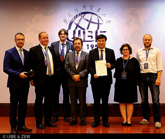 UIBE-Vizepräsident Zhao Zhongxiu wurde zum ZEW Research Associate ernannt