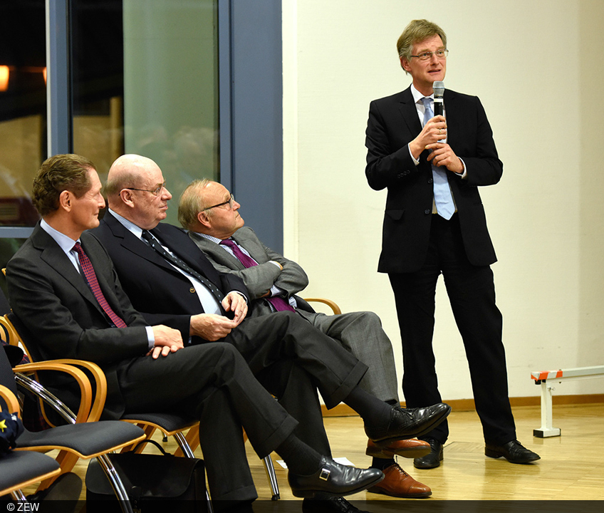Audience question at Mannheim economic and currency talks at the ZEW