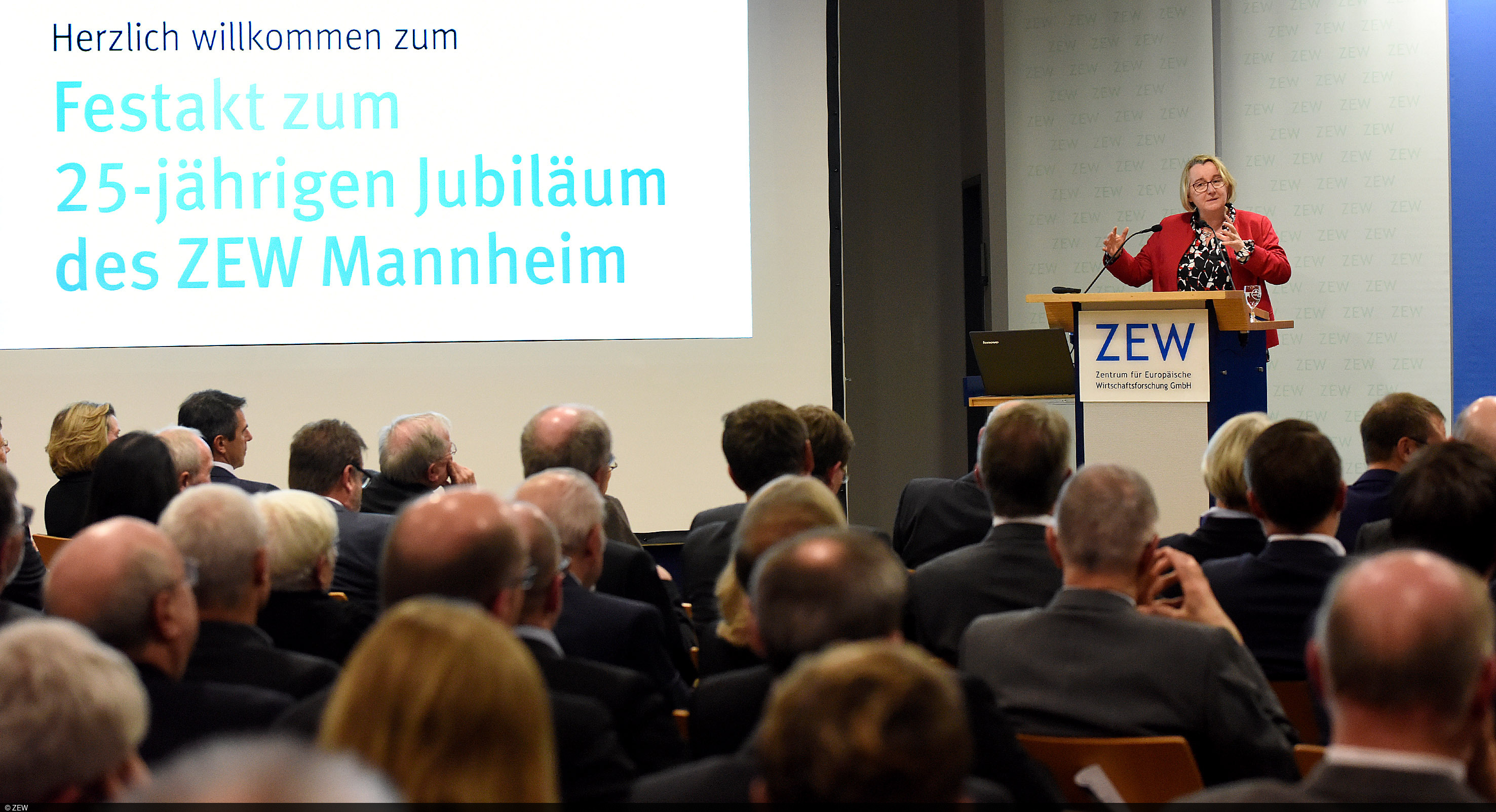 Theresia Bauer während ihrer Ansprache zum 25-jährigen Jubiläum des ZEW
