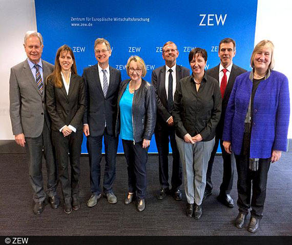 Die Mitglieder des ZEW-Aufsichtsrats bei ihrer ersten Sitzung 2017.