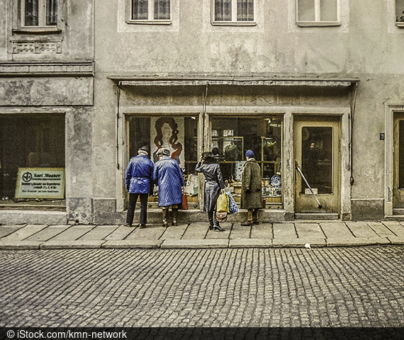 ZEW-Studie belegt soziale und wirtschaftliche Nachteile für Betroffene der Stasi-Bespitzelung.