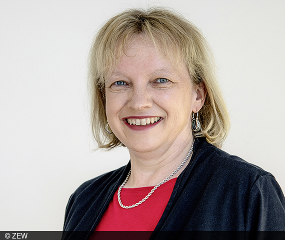 Portrait of Professor Bettina Peters