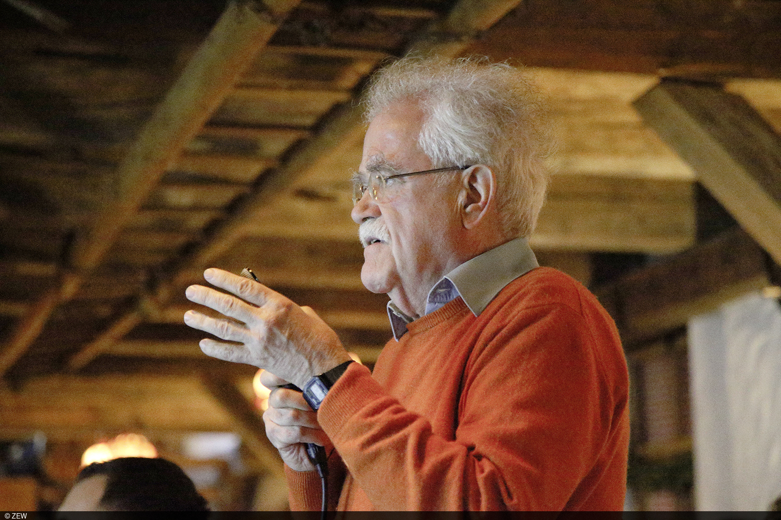 Das Publikum am ZEW beteiligt sich aktiv an der Diskussion.