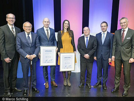 Gruppenbild mit den PreisträgerInnen