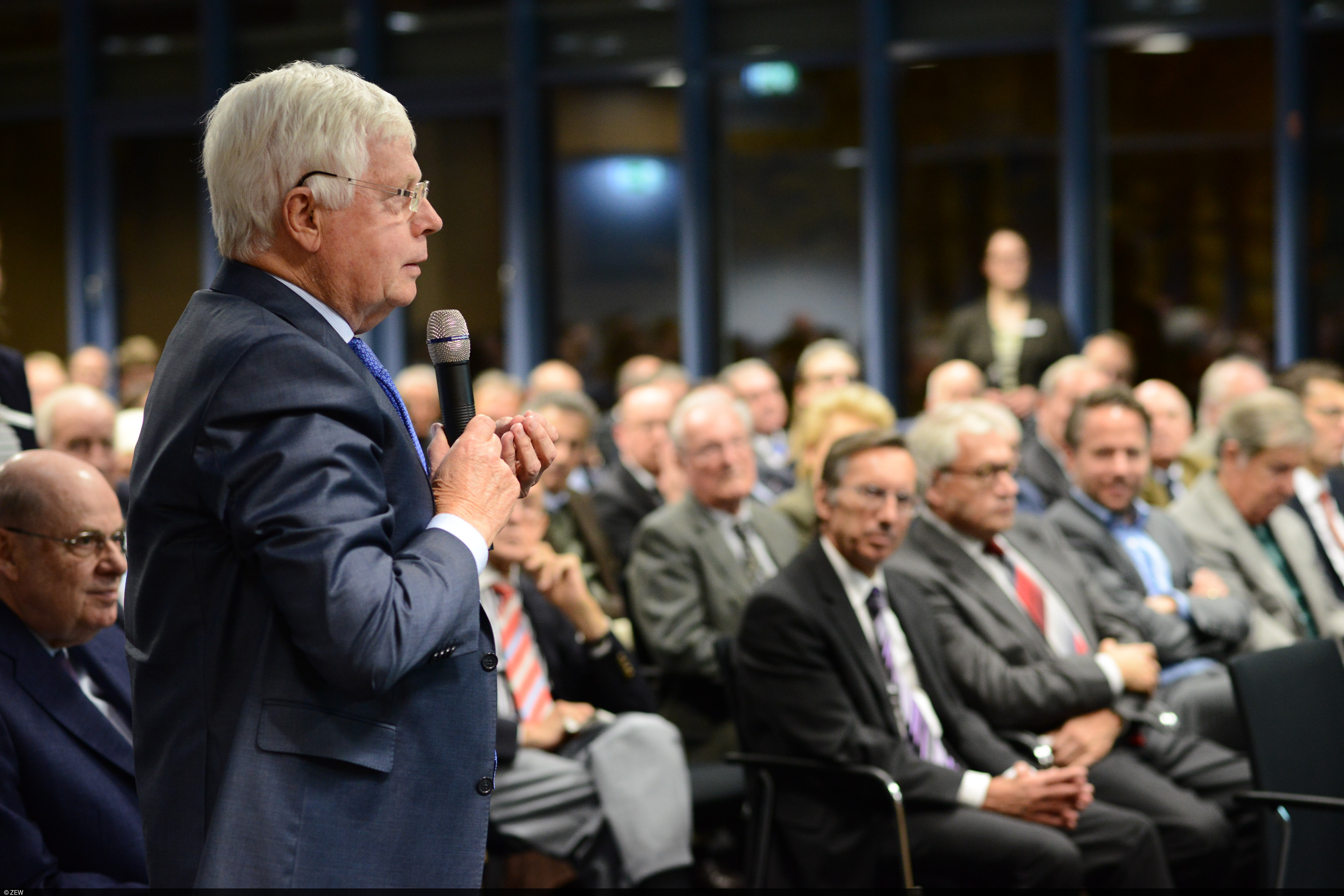 ZEW Präsident Clemens Fuest thematisiert drängende Probleme der Eurozone 