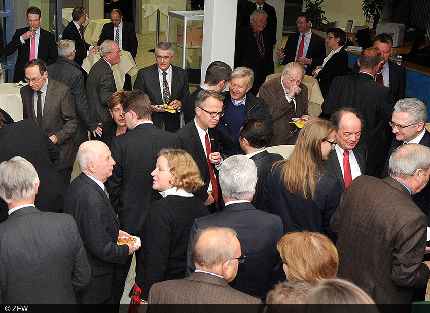 Exchange of ideas following the lecture by Dieter Kempf at ZEW