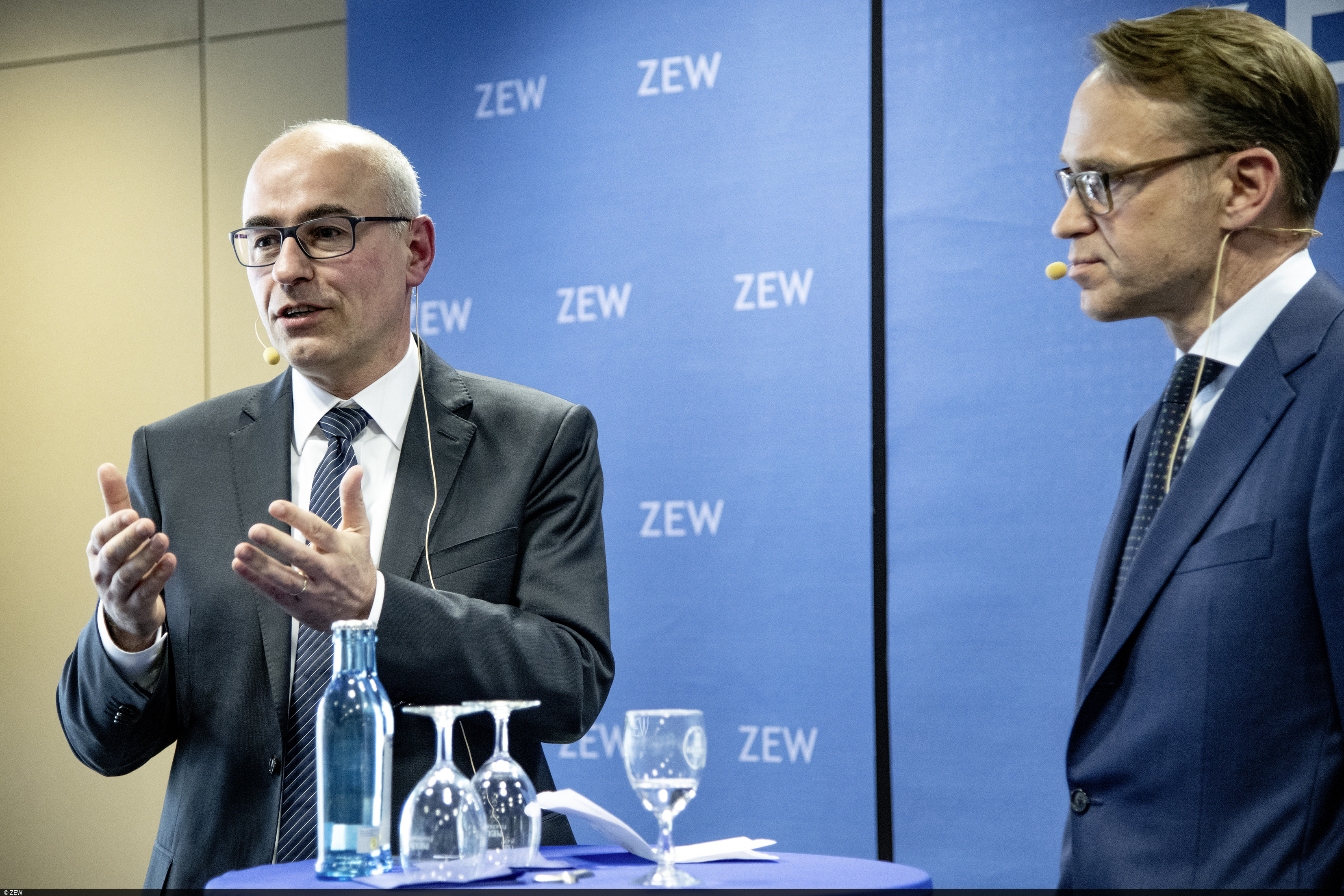 ZEW-Präsident Achim Wambach moderiert den Vortrag von Bundesbankpräsident Jens Weidmann am ZEW