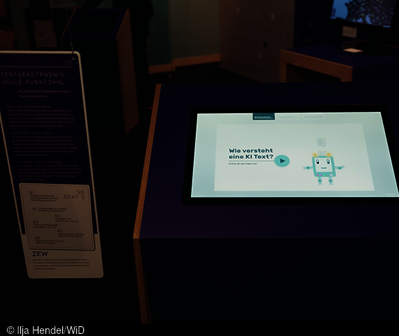 The central topic of the Science Year 2019, "Artificial Intelligence", can be experienced on board the MS Wissenschaft.