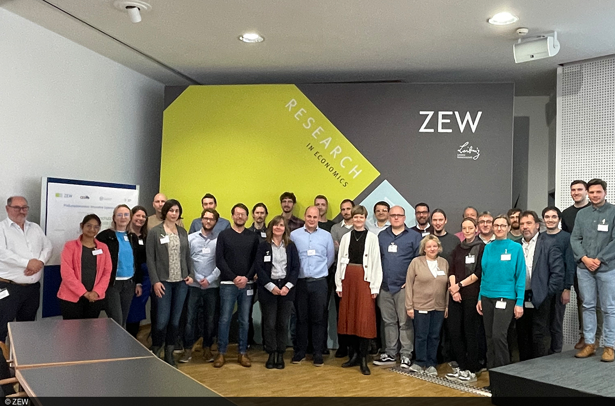 Group picture of the participants of the 2022 RDC workshop at ZEW.